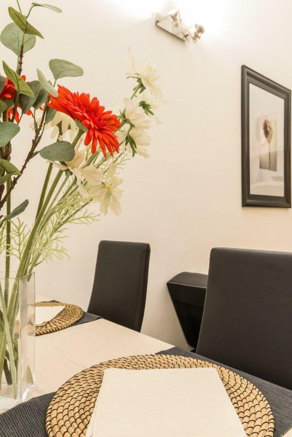 Casa Tibaldi - Bocconi Apartment มิลาน ภายนอก รูปภาพ